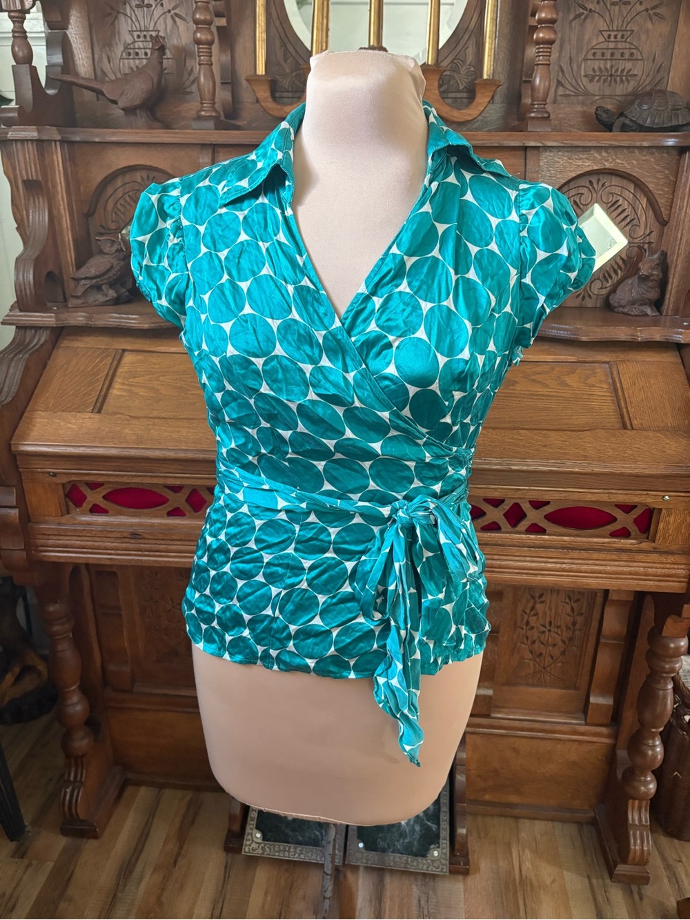 Gorgeous 100% silk Y2K wrap cap sleeve blouse